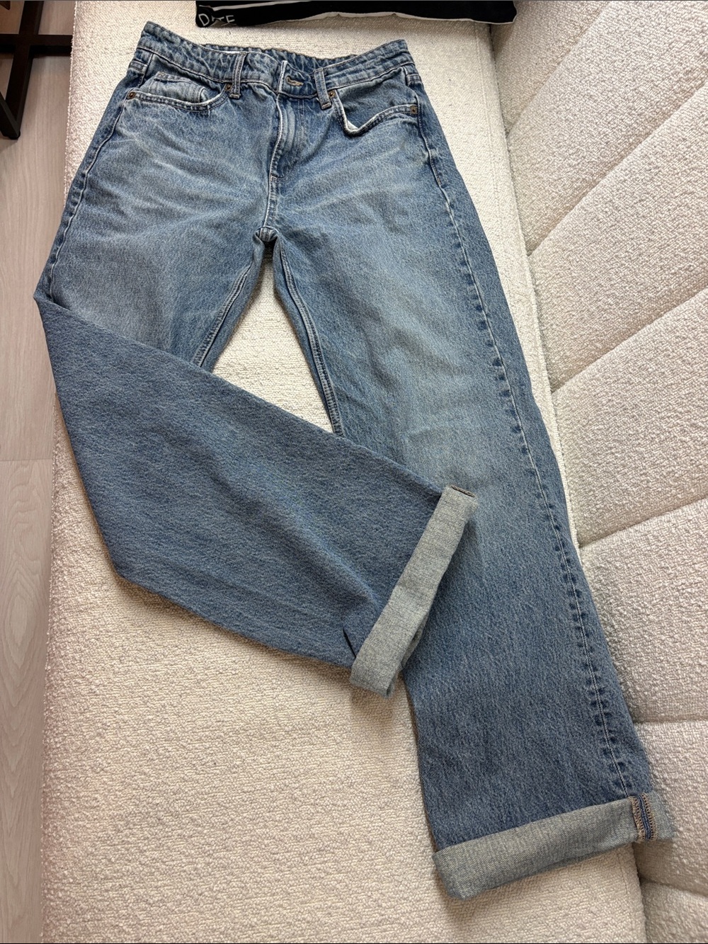 Zara Women's Straight-Leg Jeans in Light Blue Wash